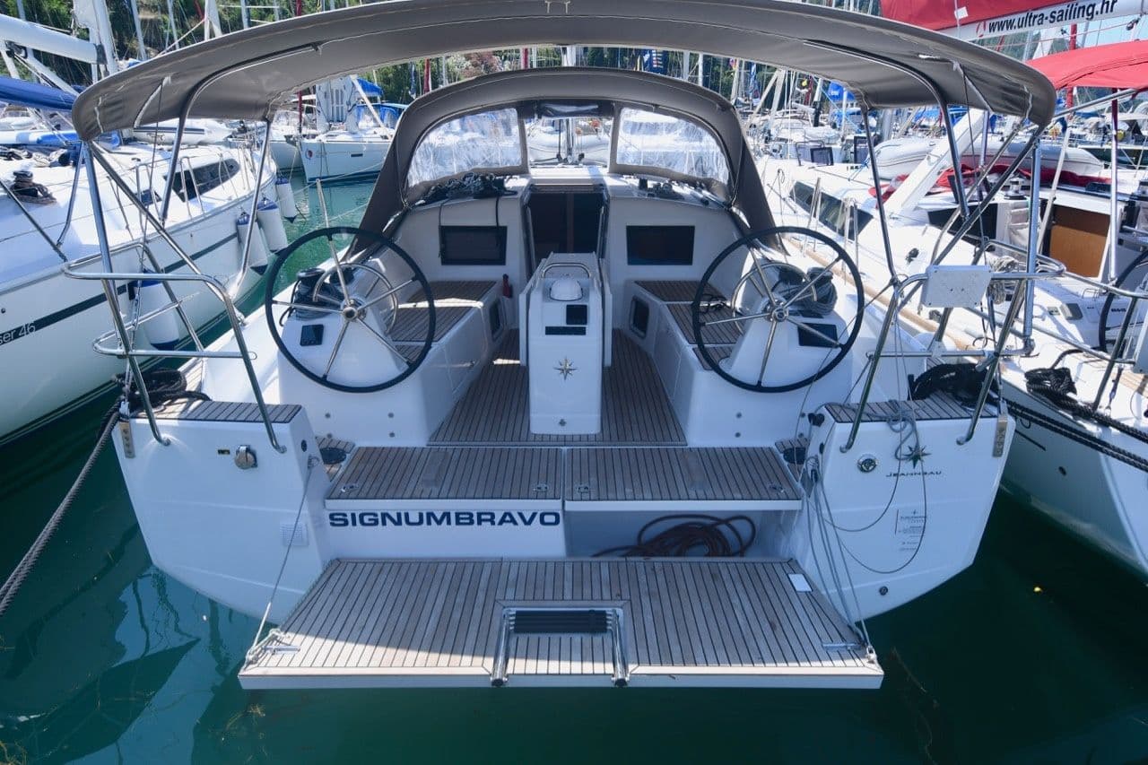 Jeanneau Sun Odyssey 410 | Signum Bravo
